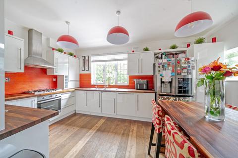 19 Braeside, Beckenham, BR3 1ST