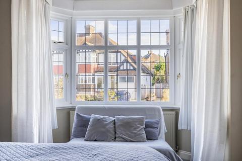 19 Braeside, Beckenham, BR3 1ST