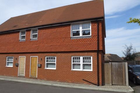 2 bedroom semi-detached house to rent, Eversley Park, Folkestone, CT20