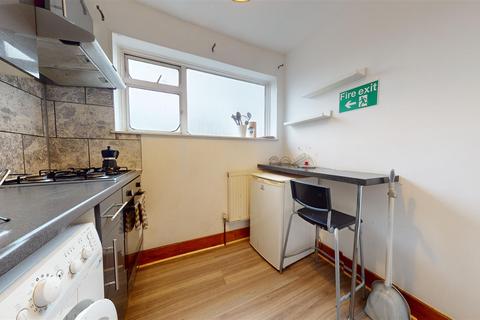 1 bedroom property to rent, Tanfield Avenue, Neasden NW2