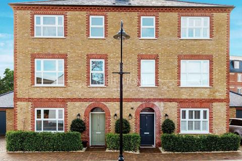 4 bedroom flat for sale, 3, Chamberlain Court, 12 Daffodil Cres, Barnet, London EN4