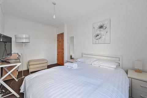 63 Tomlinson Close, London, E2 7LJ