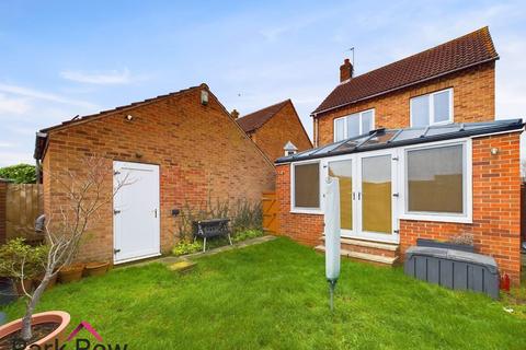 3 bedroom detached house for sale, Cawdel Way, South Milford, Leeds