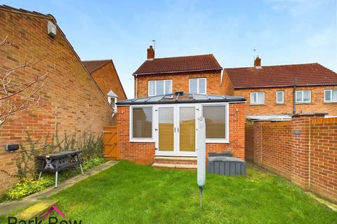 3 bedroom detached house for sale, Cawdel Way, South Milford, Leeds