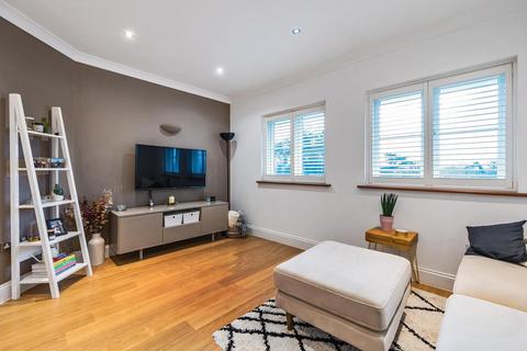 2 bedroom flat for sale, Copers Cope Road, Beckenham