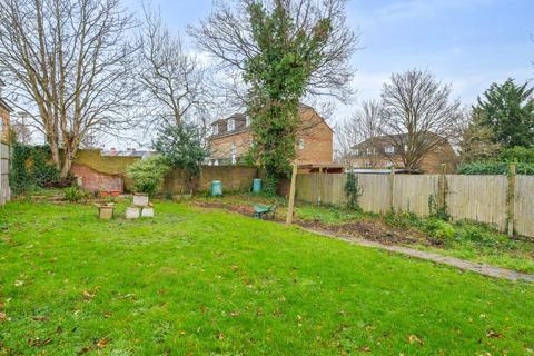 3 bedroom semi-detached house for sale, Oakgrove Road, Penge