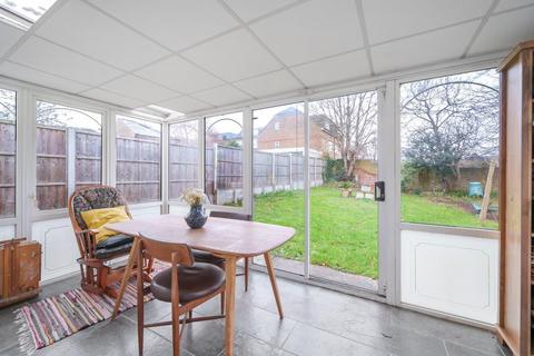 3 bedroom semi-detached house for sale, Oakgrove Road, Penge