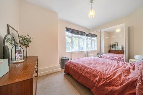 3 bedroom flat for sale, Fieldview, Earlsfield