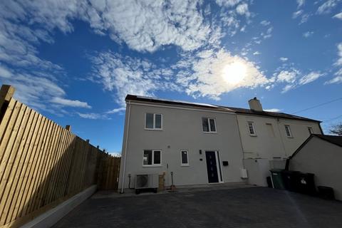 3 bedroom semi-detached house to rent, Beautifully renovated 3 bedroom property