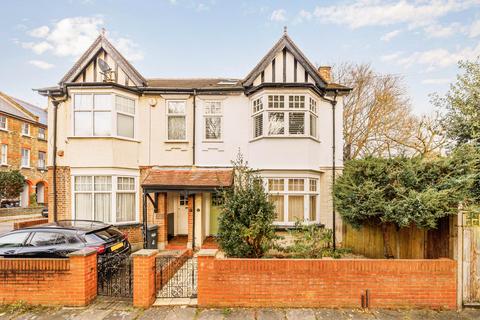 3 bedroom maisonette to rent, Brent Road, Brentford