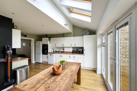 3 Jenner Lane, Malmesbury, SN16 9GB