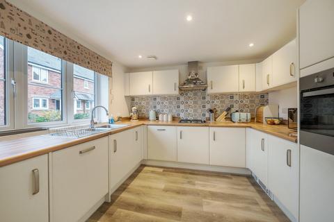 3 bedroom semi-detached house for sale, Goswell Square, Alton, Hampshire, GU34