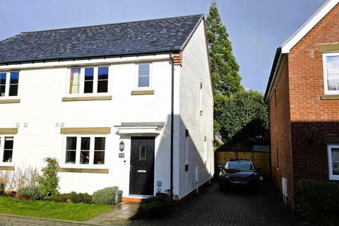 3 bedroom semi-detached house for sale, Goswell Square, Alton, Hampshire, GU34