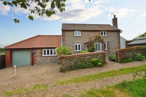 3 bedroom cottage for sale, 4 The Loke, East Beckham, Norwich