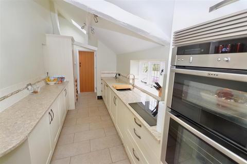 3 bedroom cottage for sale, 4 The Loke, East Beckham, Norwich