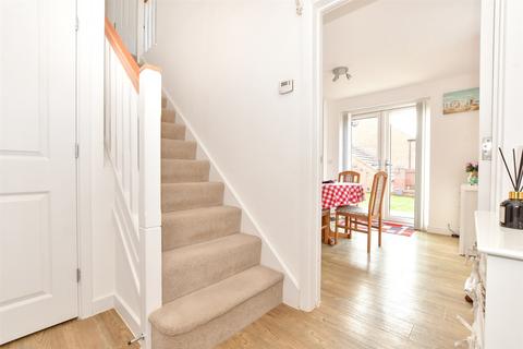 3 bedroom end of terrace house for sale, Cromwell Avenue, East Cowes, Isle of Wight