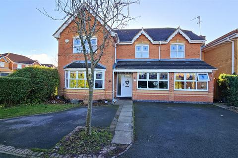 5 bedroom detached house for sale, Celandine Gardens, Bingham, Nottingham