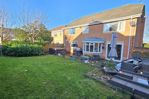 5 bedroom detached house for sale, Celandine Gardens, Bingham, Nottingham