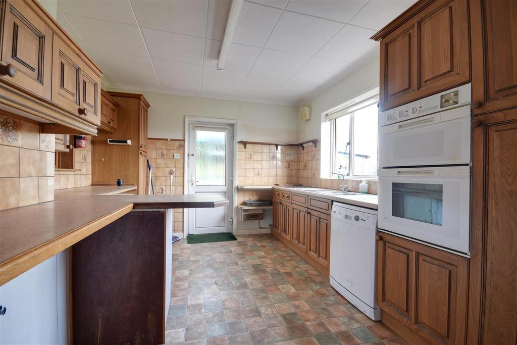 Kitchen / breakfast room