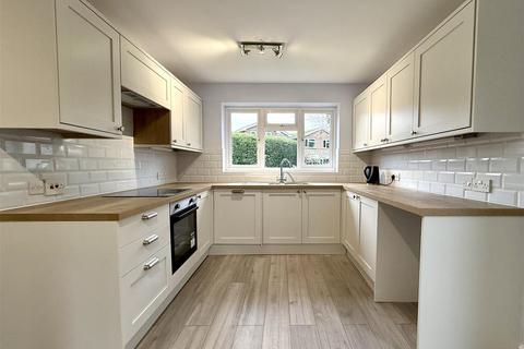 43 Frogmore Road, Blackwater, Camberley, GU17 0DB