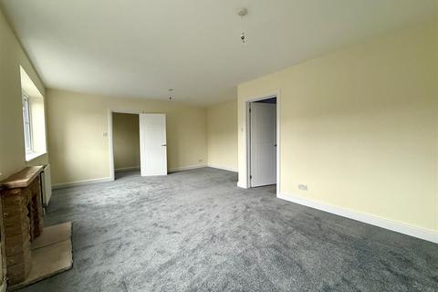 43 Frogmore Road, Blackwater, Camberley, GU17 0DB