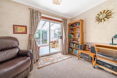 43 Frogmore Road, Blackwater, Camberley, GU17 0DB