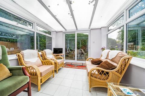 43 Frogmore Road, Blackwater, Camberley, GU17 0DB