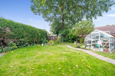 43 Frogmore Road, Blackwater, Camberley, GU17 0DB