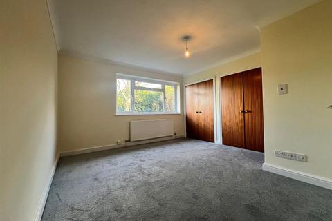 43 Frogmore Road, Blackwater, Camberley, GU17 0DB