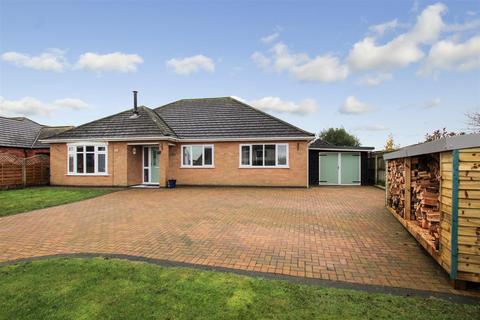 3 bedroom detached bungalow for sale, Main Street, Osgodby, Market Rasen LN8