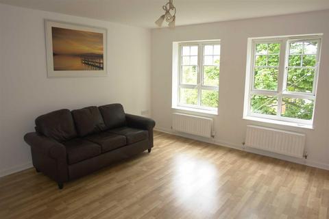 3 bedroom apartment to rent, Haswell Gardens, North Shields