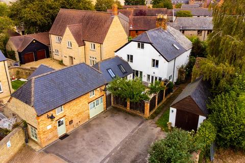 4 bedroom semi-detached house for sale, Kings End, Bicester OX26