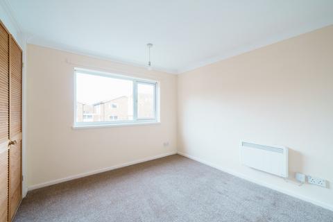 3 bedroom flat to rent, Farley Court, Homer Close Gosport, PO13 9TL