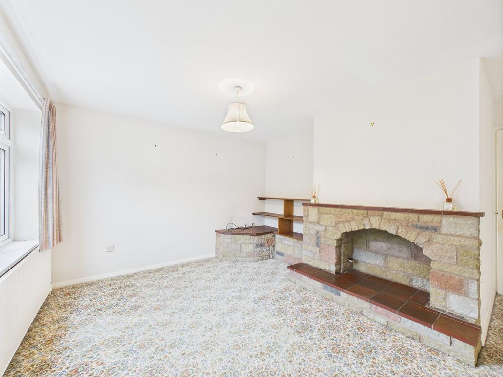 Open plan lounge &amp; dining room