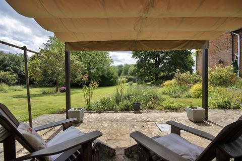 Quince Cottage Common Road, Hadlow, Tonbridge, TN11 0JD