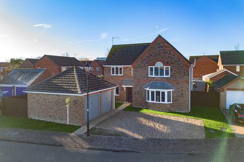 4 bedroom detached house for sale, Mentmore Gardens, Boston, PE21