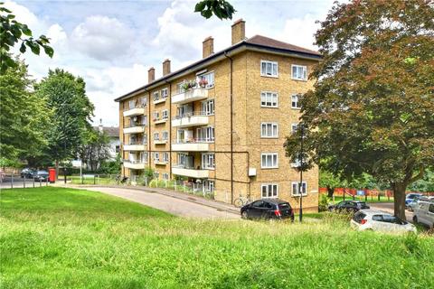 2 bedroom apartment to rent, Prendergast Road, London, SE3