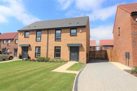 3 bedroom detached house to rent, Honeysuckle Gardens, Redcar