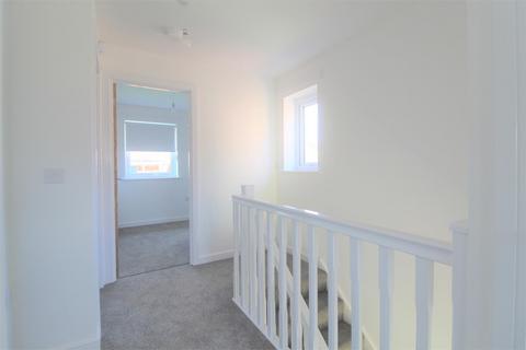 3 bedroom detached house to rent, Honeysuckle Gardens, Redcar