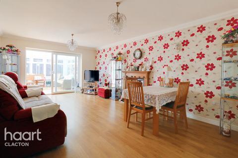 10 Abbigail Gardens, Clacton-on-sea, CO15 6QS