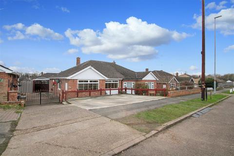 3 bedroom semi-detached bungalow for sale, Twyford Avenue, Raunds NN9