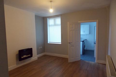 3 bedroom terraced house to rent, Alvenor Street, Ilkeston, DE7