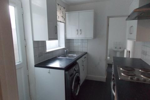 3 bedroom terraced house to rent, Alvenor Street, Ilkeston, DE7