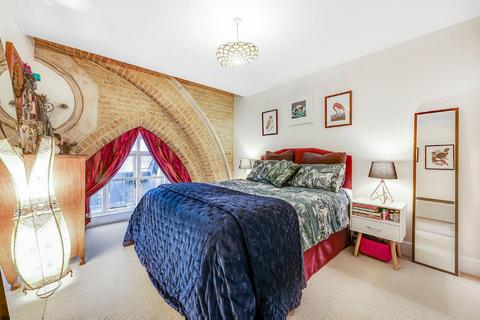 2 bedroom flat for sale, Arundel Square, Holloway