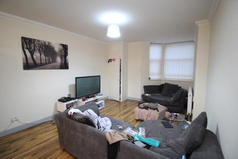 7 bedroom flat for sale, Station Road, Blackpool FY4