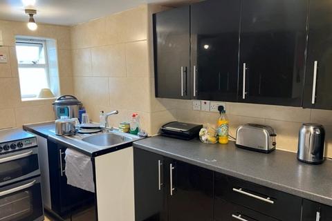 1 bedroom apartment to rent, C, Mile End Road, London, E1