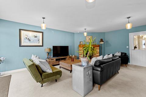 11 Fallow Drive, Heathfield, TN21 0FY