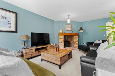 11 Fallow Drive, Heathfield, TN21 0FY