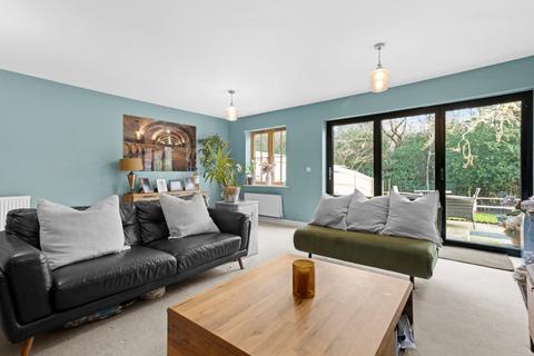 11 Fallow Drive, Heathfield, TN21 0FY