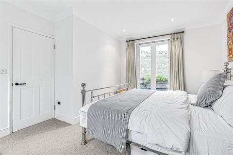 3 bedroom end of terrace house for sale, Cabul Road, London, SW11